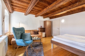 Unclassified image, 4 of 32, button - Apartment 'Altstadtbrücke' with Shared Garden and Wi-Fi (Görlitz)