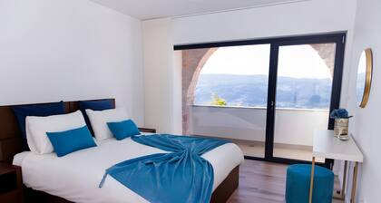 Villa Vista D'Ouro – Luxury Mountain View, Wi-Fi & Air Conditioning
