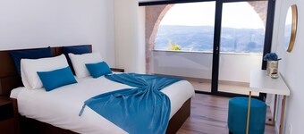 Villa Vista D'Ouro – Luxury Mountain View, Wi-Fi & Air Conditioning