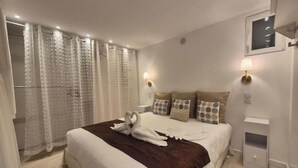 Room - Vrbo Property (Cannes)