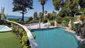 Unclassified image, 2 of 41, button - Vrbo Property (Cannes)