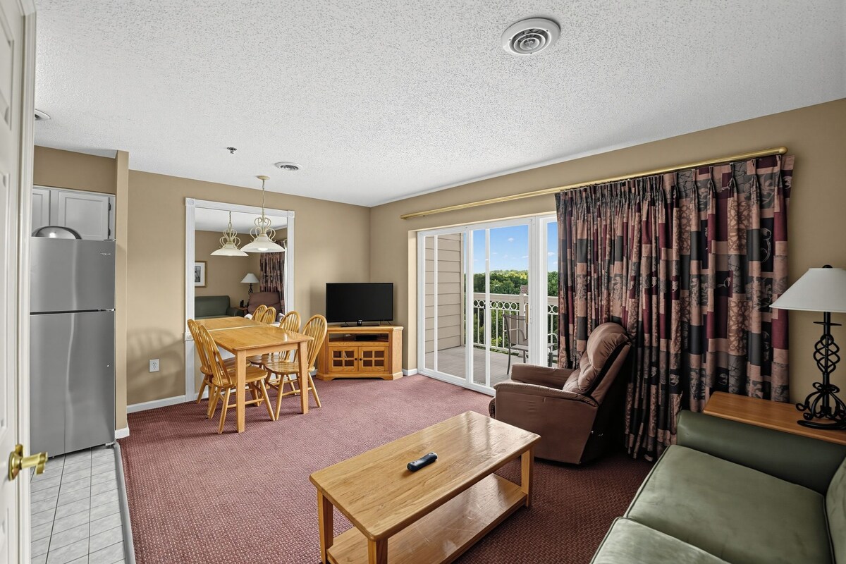 Condo, 1 Bedroom, Kitchenette | Living area