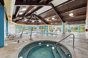 Indoor pool, outdoor pool - Sunrise Ridge Resort  (Pigeon Forge)