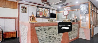 Super Townhouse Oak Dharwad New Bus