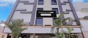 Super Townhouse Oak Dharwad New Bus