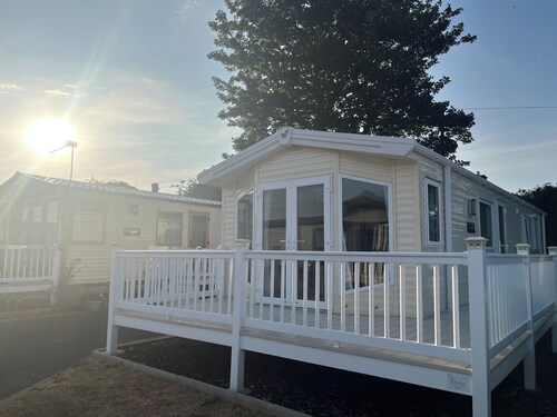 Home by the Sea - Adventure Village Access