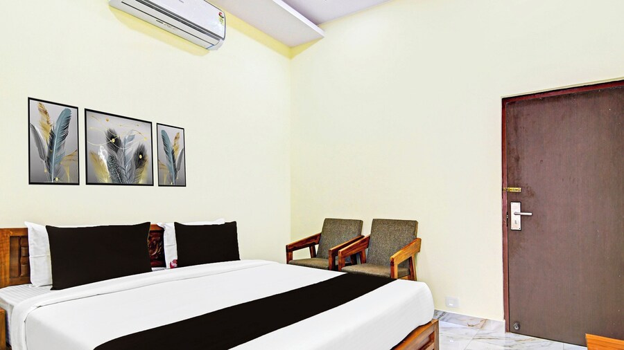 Super OYO Townhouse Dwarakanagar
