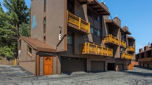 Unclassified image, 3 of 36, button - Ski-in Trail | Garage | Fireplace (Mammoth Lakes)