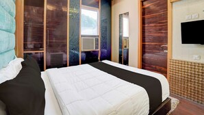 Classic Room - Townhouse Oak Santosh Nagar Hyderabad (Nagpur)