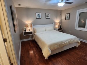 Room - 9. Secluded 5 br, king bed, sleeps 12 (Guntersville)