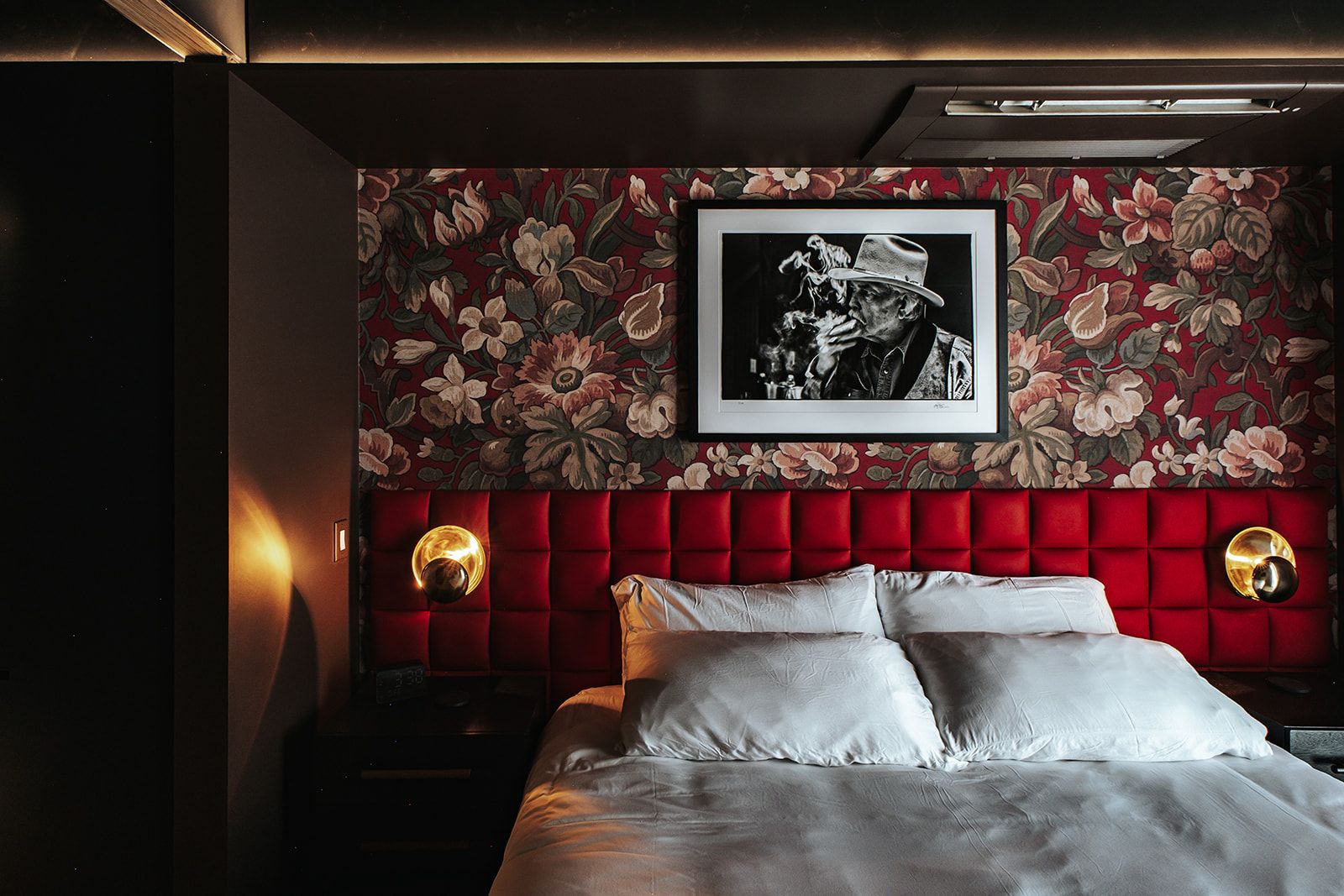 Suite | Premium bedding, minibar, WiFi (free), individually decorated