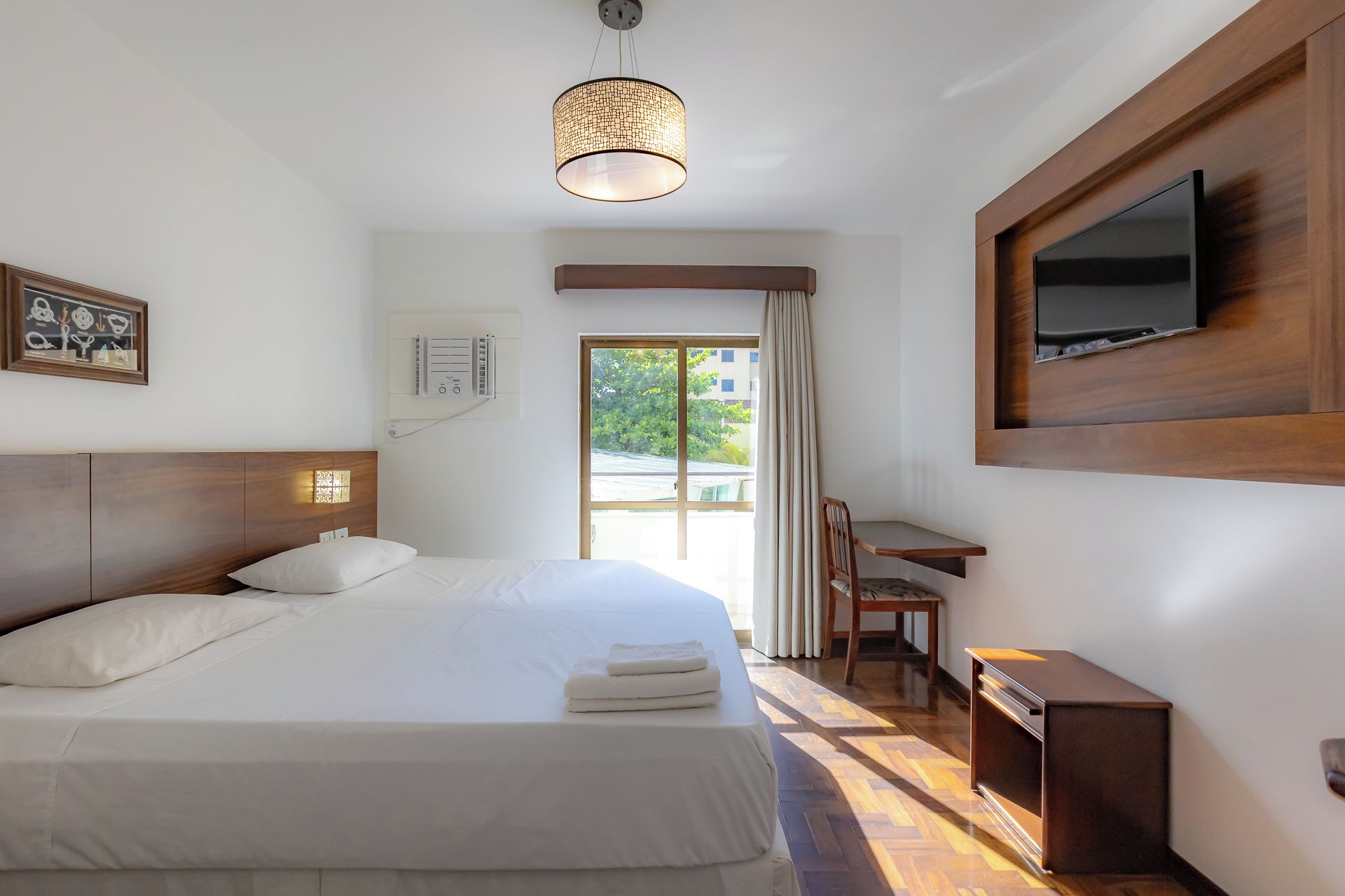 Classic Triple Room | In-room safe, desk, laptop workspace, WiFi (free)