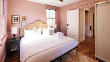 Iron/ironing board, travel crib, WiFi, bed sheets