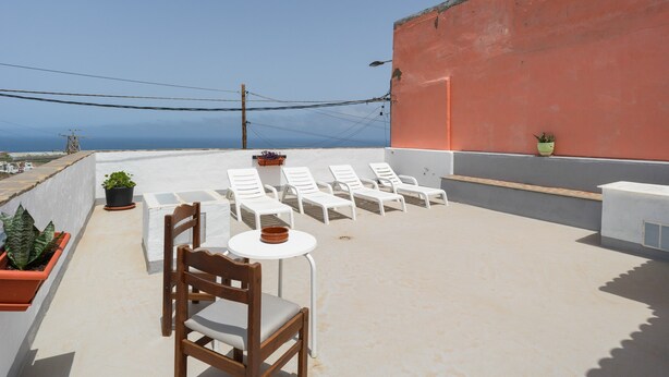 Terrace/patio - Vacation Home 'Gloria' with Mountain Views, Shared Terrace & Wi-Fi (Arucas)