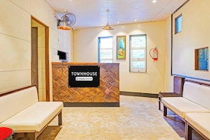 Lobby - Townhouse Pune Nagar Road Viman Nagar (Pune)