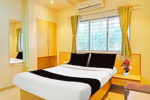 Desk, free WiFi - Townhouse Pune Nagar Road Viman Nagar (Pune)