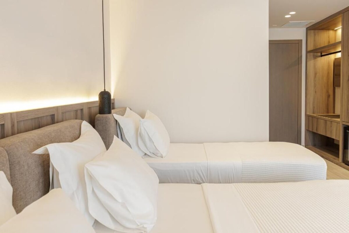 Superior Triple Room, Balcony