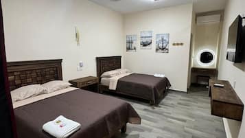 Comfort Double Room, Patio | WiFi (free)