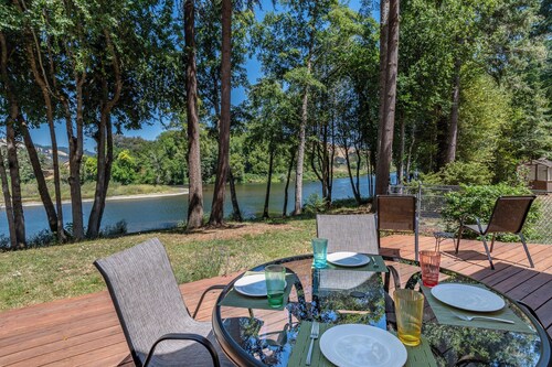 Private 4 Bedroom House on the River