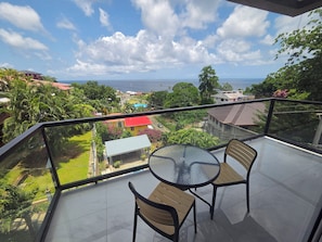 Luxury-Zimmer, Meerblick | Speisen im Freien