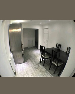 Room, 1 Bedroom | Dining - Room-small Double Ensuite Chelmsford Fre (Chelmsford)