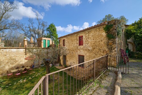 Charming farmhouse in the countryside, 15 minutes from Girona