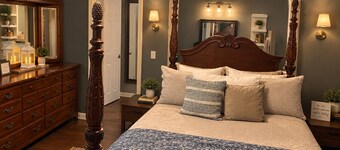 Charming 3-Bedroom Farmhouse Retreat in Terry, Mississippi