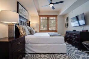 Your tranquil retreat awaits with crisp linens, soothing natural light, and modern comforts—perfect for unwinding after a day of adventure. - EL5109 | Private Hot Tub | Winter Shuttle | Air Chilling | Pool (Steamboat Springs)