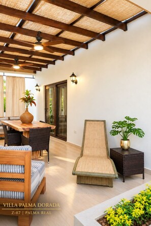 Outdoor dining - Private Poolside Villa Retreat · Full Resort Access · Tranquil Rest & Stay (Jutiapa, Atlántida)