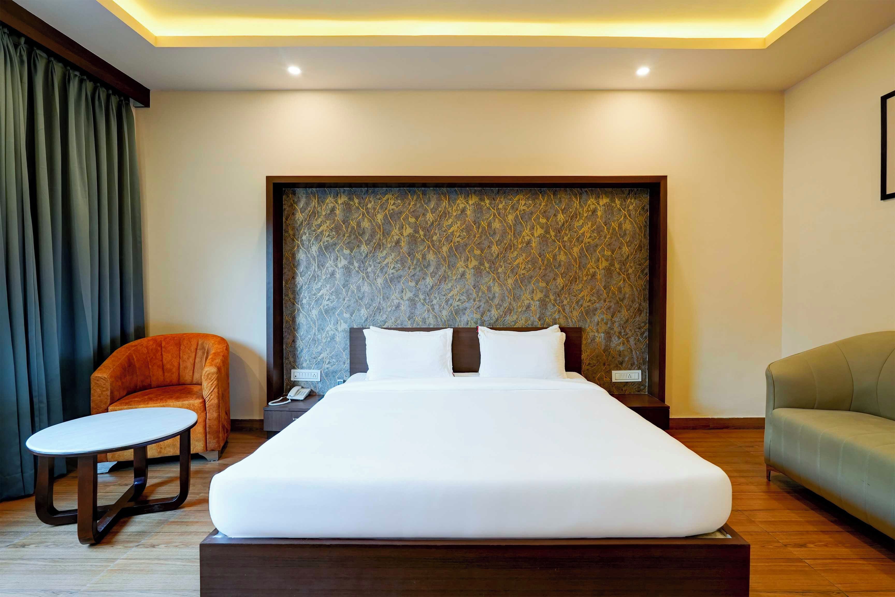 Classic Double Room | Desk, WiFi (free), bed sheets