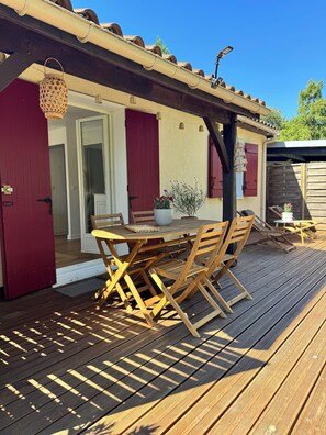 Unclassified image, 4 of 28, button - Vrbo Property (Saint-Crépin-et-Carlucet)