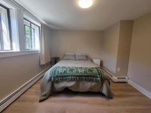 Adorable 1-bedroom apartment in lovely Swampscott perfect for getaway