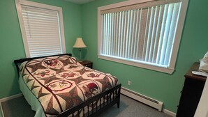 Unclassified image, 2 of 12, button - Sebego Lake Naples ME 2 bedroom 1 bath 4 minutes to private beach boat launch (Naples)