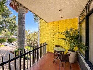 Outdoor dining - HOTEL TOCA MADERA (Chapala)