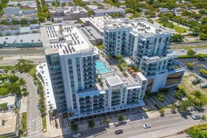 Exterior - Miami- Design District - 2b2b, Perfect Location, Free Parking, Balcony w/ Views (Miami)
