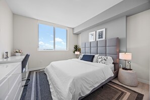 Room - Miami- Design District - 2b2b, Perfect Location, Free Parking, Balcony w/ Views (Miami)