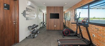 Modern Two-Bedroom in Luque with Pool&Gym Access
