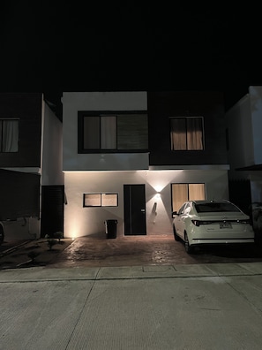 Unclassified image, 3 of 23, button - Serene 2-bedroom house in Conkal perfect for relaxing getaways (Conkal)