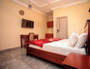 Luxury Suite, Balcony | Desk, laptop workspace, WiFi (free) - TUSAND HOTEL (Akyawkrom-Ejisu)