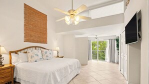 3 Schlafzimmer, Schreibtisch, Bügeleisen/Bügelbrett, Reisekinderbett