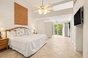 3 Schlafzimmer, Schreibtisch, Bügeleisen/Bügelbrett, Reisekinderbett