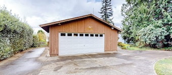1BR with fireplace and Puget Sound and Mt. Baker views