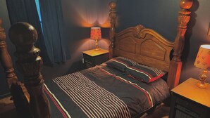 Unclassified image, 4 of 13, button - Cozy 2 bedroom house on the lake with sophisticated atmosphere (Houston)