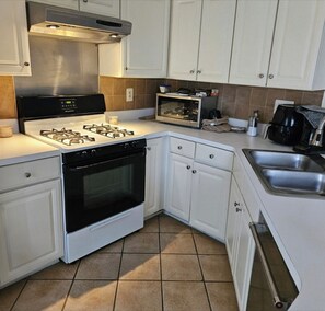 Unclassified image, 5 of 10, button - Peaceful 3-bedroom house with AC in charming Centreville (Centreville)