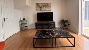 Unclassified image, 5 of 11, button - Charming Family Home, near MCR Airport, Wythenshawe Hospital, 3 bed, 2.5 Bath (Wythenshawe)