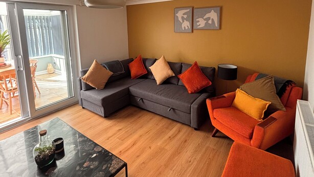 Unclassified image, 1 of 11, button - Charming Family Home, near MCR Airport, Wythenshawe Hospital, 3 bed, 2.5 Bath (Wythenshawe)