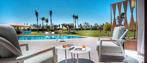 2 piscines a l'aire lliure