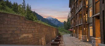 1BR Ski-in/Ski-out Haven | Steps from the Hot tub!