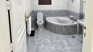 Basic-Doppelzimmer | Badezimmer