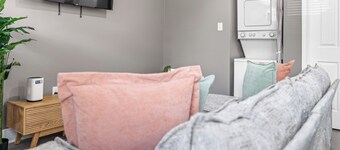 Sleek 2BR Retreat Near Downtown, Mid-City & LSU
